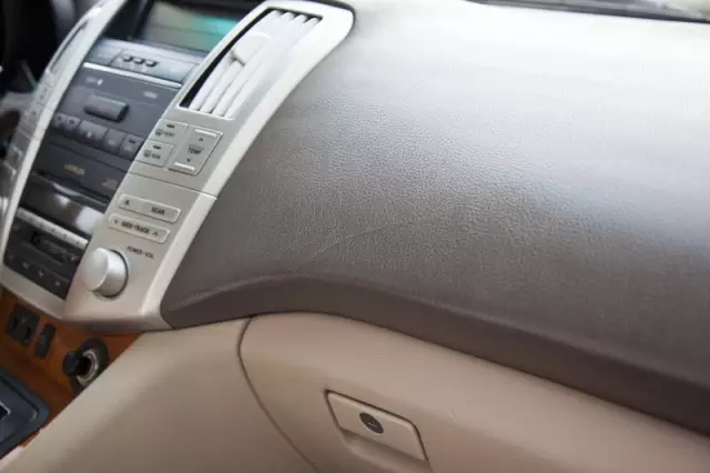 【天嬌用車(chē)學(xué)】暴曬后的汽車(chē)究竟有多毒？超乎你想象