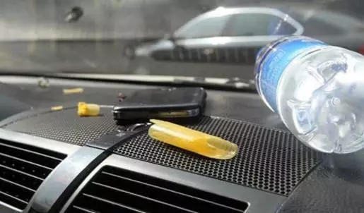 【天嬌用車(chē)學(xué)】暴曬后的汽車(chē)究竟有多毒？超乎你想象