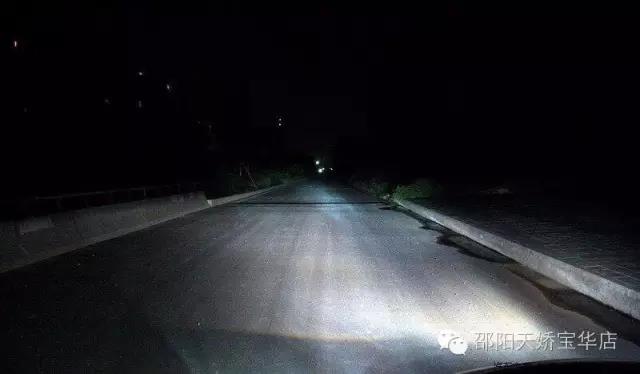 尤其是改過氙氣大燈的車主們，定期檢查電路，檢查火花塞是否積碳老化，這是很有必要的！