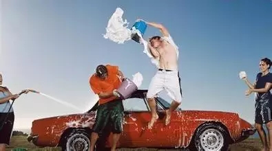 溫度高了，怎么解決汽車在太陽下長期暴曬？