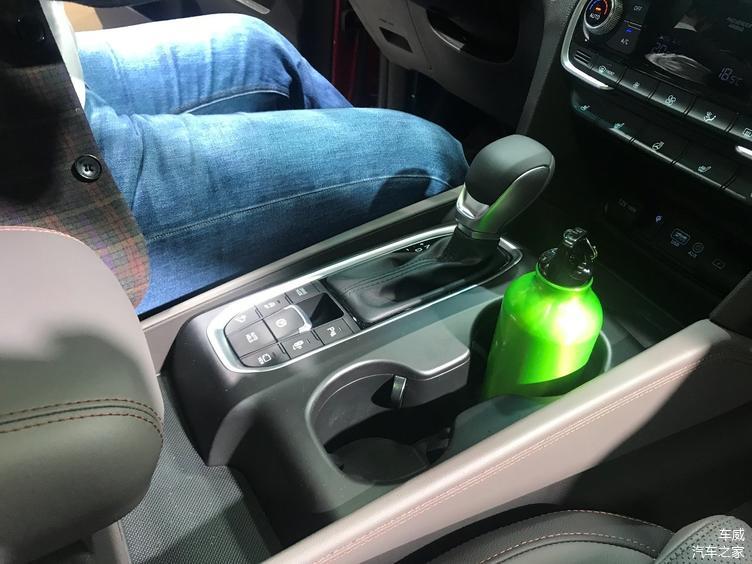 日內(nèi)瓦車展：實拍現(xiàn)代全新格越，追求實用性的SUV