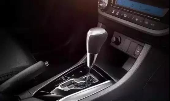 自動(dòng)擋這么開，跟自我毀車沒啥兩樣！