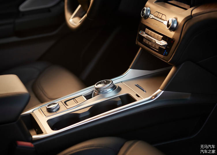 全新一代福特探險(xiǎn)者官圖發(fā)布！依舊是大家的硬派之選！