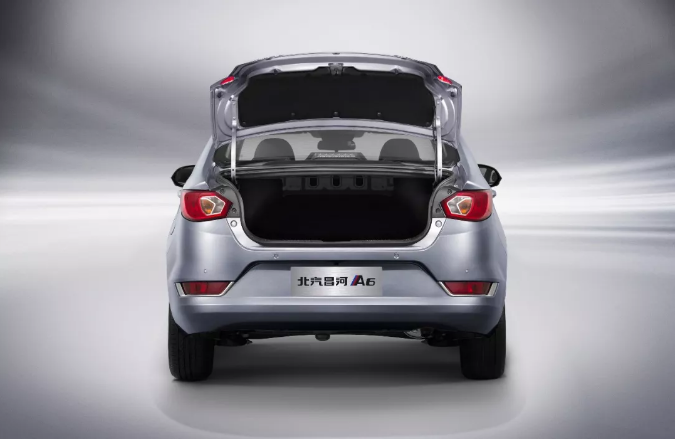 看一出好戲，猜神秘主演