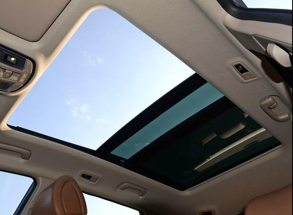 汽車內(nèi)頂棚臟了，如何清理？