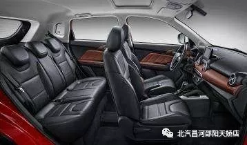 易燃易爆炸！夏天在車?yán)锓胚@些東西絕對是奪命炸彈！