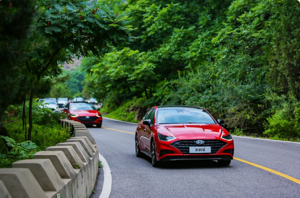 魅力迸發(fā)，實(shí)力&偶像