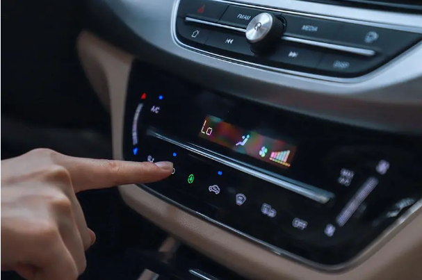 用車百科｜夏天車內(nèi)開空調(diào)的五個(gè)誤區(qū)，你中了幾個(gè)？