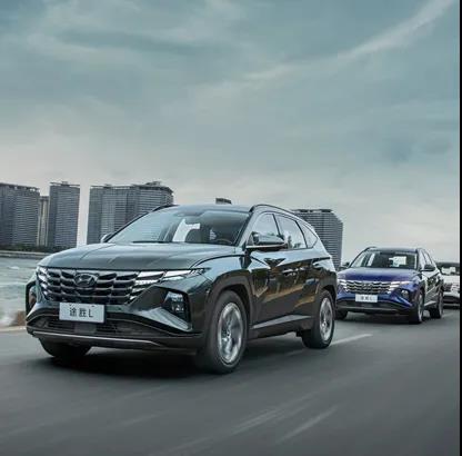 用車百科｜注意！你在用的這4個(gè)省油小技巧，其實(shí)都是在毀車