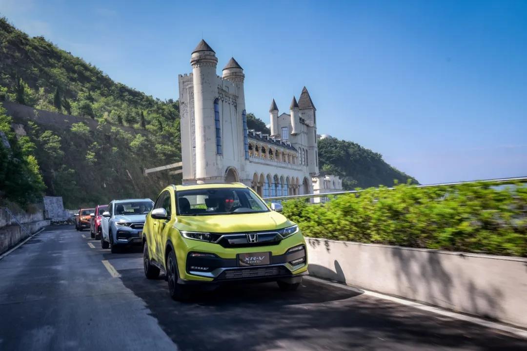 媒體視角 | 即將“解鎖”小型SUV首個(gè)百萬輛成就，XR-V為啥被年輕人“愛不夠”？