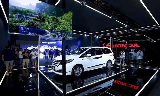 媒體視角 | 詮釋黃金平衡的艾力紳，引領日系MPV“全盛時代”